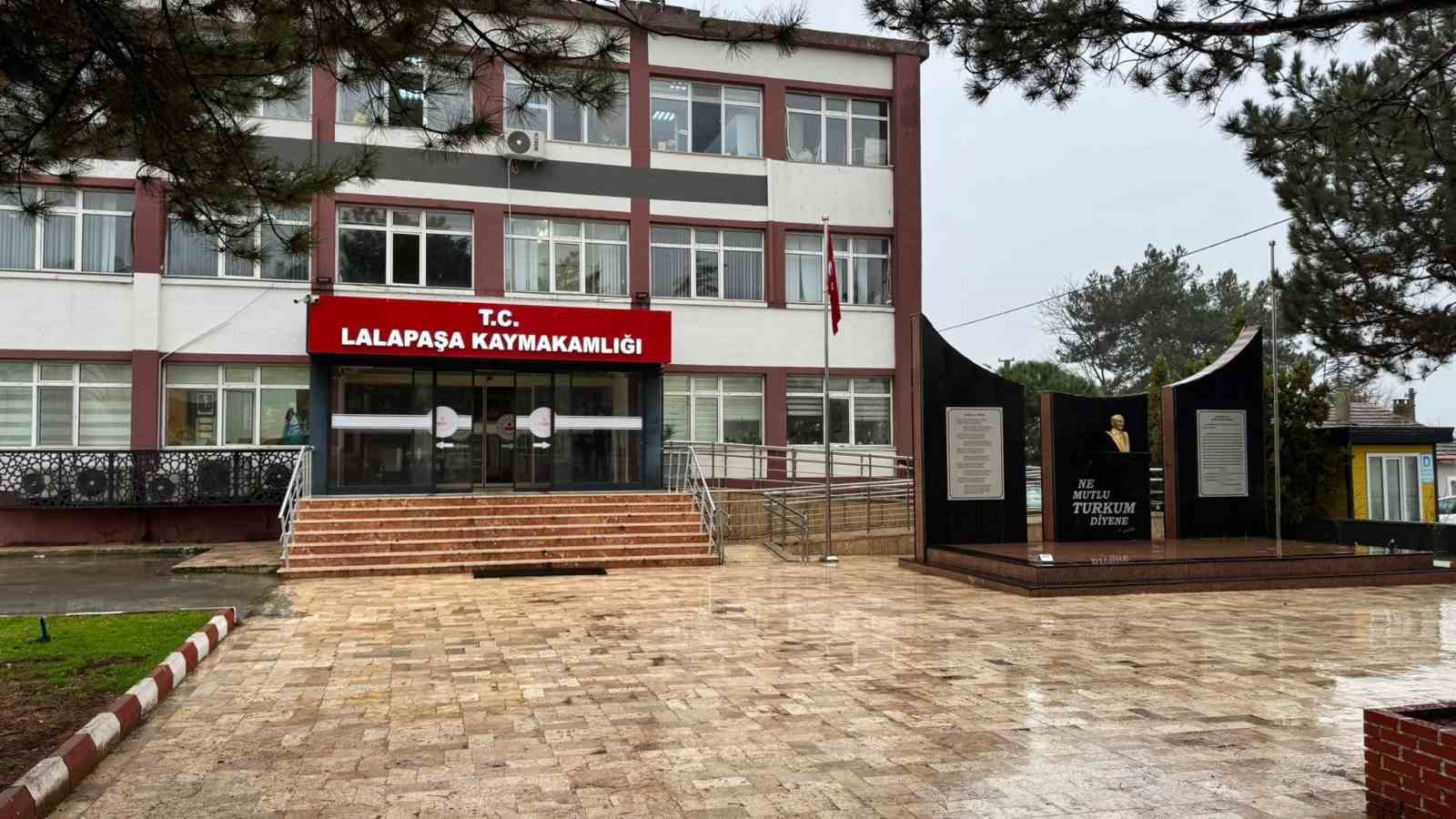 Bakan Gürlek’in ilk hakimlik günlerini anlatan ilçe esnafı gururlu 5 bakan gurlekin ilk hakimlik gunlerini anlatan ilce esnafi gururlu 1 6jyN5R3K
