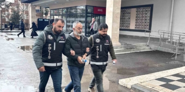 bakan-gurlekin-tapu-kayitlarini-sorgulayan-tapu-muduru-tutuklandi-e9Kdg8Uw.jpg