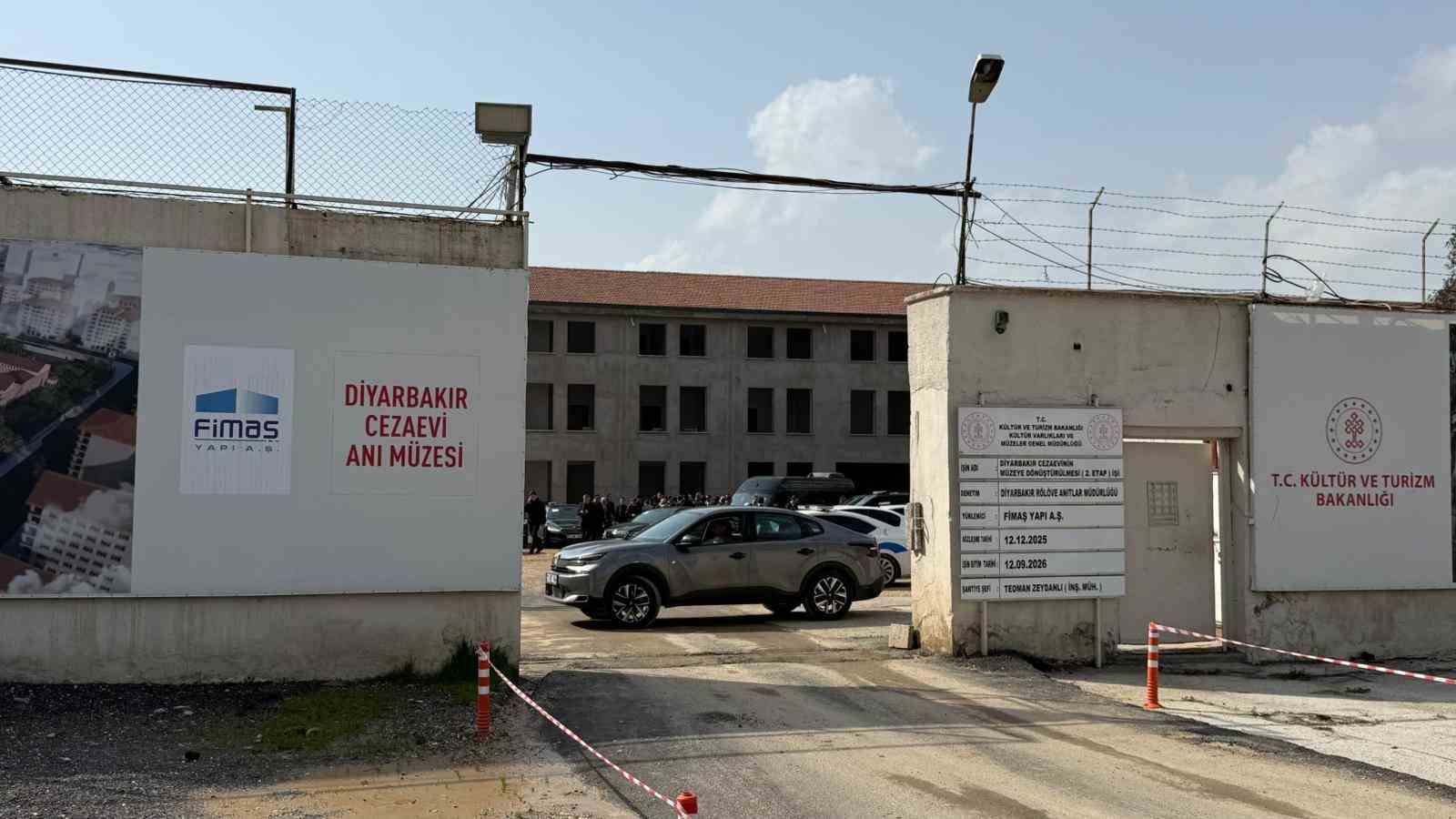 bakan gurlekten diyarbakir adliyesi ve siyasi partilere ziyaret 1 EcQyihvt