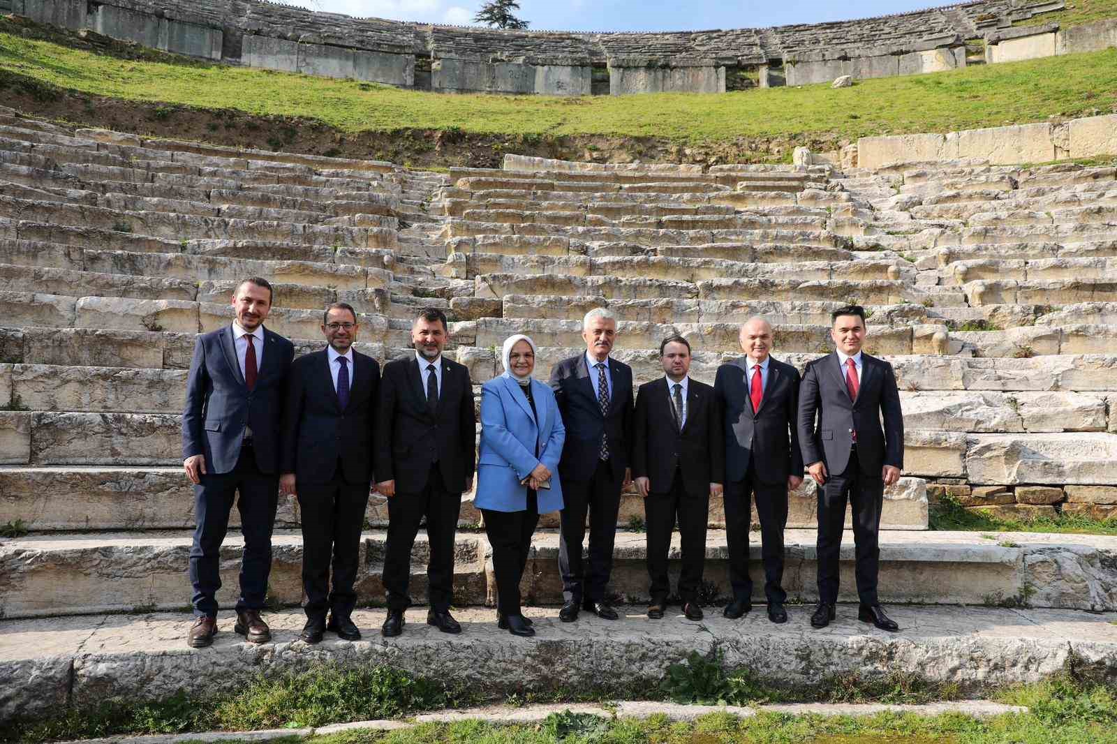 bakan gurlekten konuralpe ovgu dolu sozler her vatandasimiz konuralpi gormeli 1 r2sdUh9Y