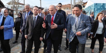 bakan-gurlekten-konuralpe-ovgu-dolu-sozler-her-vatandasimiz-konuralpi-gormeli-GKO1NZCt.jpg