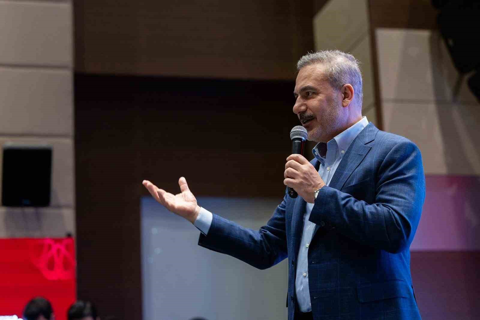 bakan hakan fidan eyleme ihtiyacimiz oldugu kadar bilgiye ogrenmeye tecrube aktarimina da ihtiyacimiz var dhMYy4C8