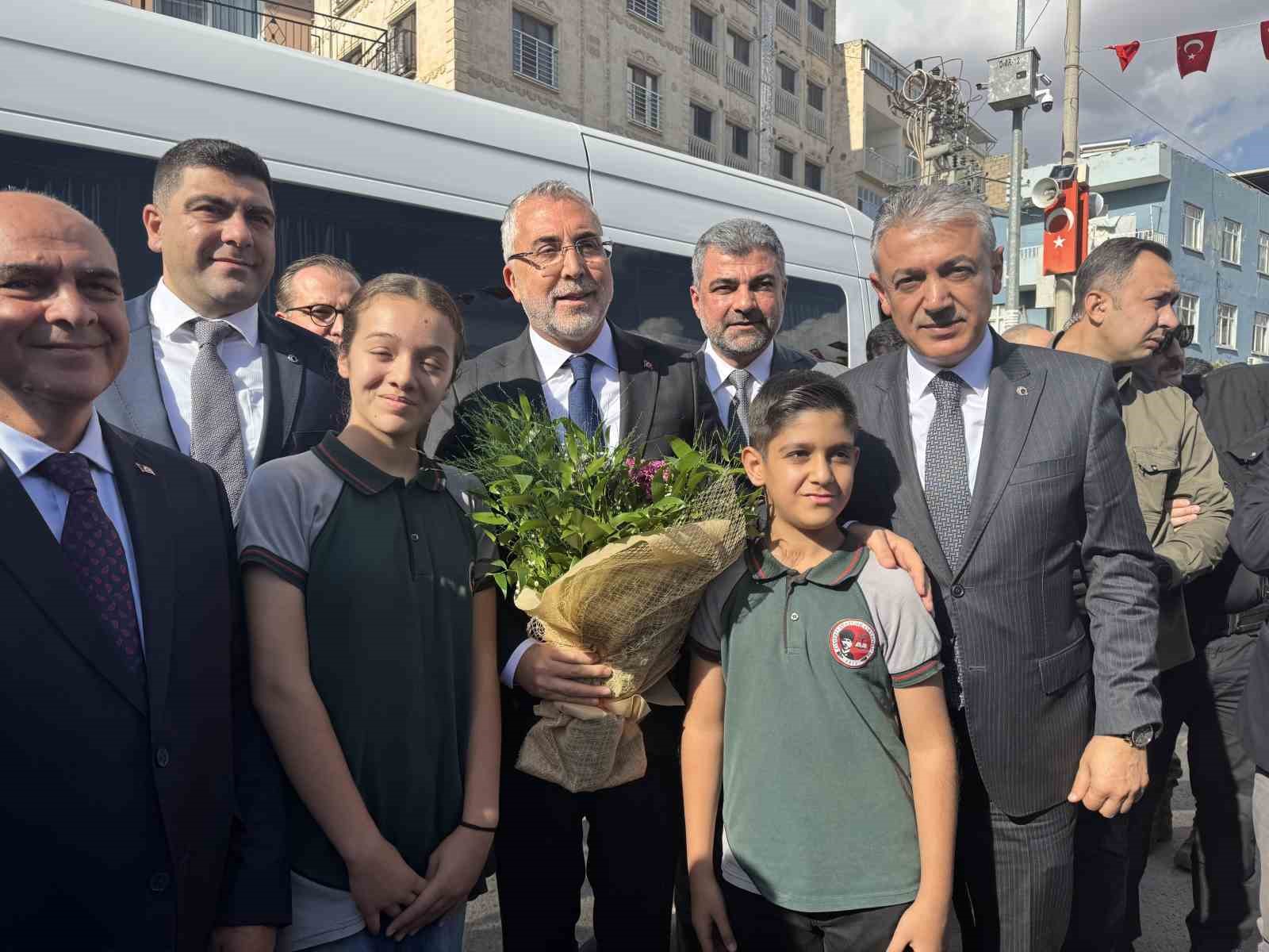 bakan isikhan 20 bin ogrencimize toplamda 457 milyon liralik odeme yapacagiz 1 7XZT7JrY