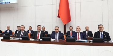bakan-isikhan-asgari-ucret-miktarinin-calisanlarimizin-gelirlerini-enflasyona-ezdirmeyecek-sekilde-belirlenmesi-icin-calismalarimizi-surdurecegiz-KdxW55CB.jpg
