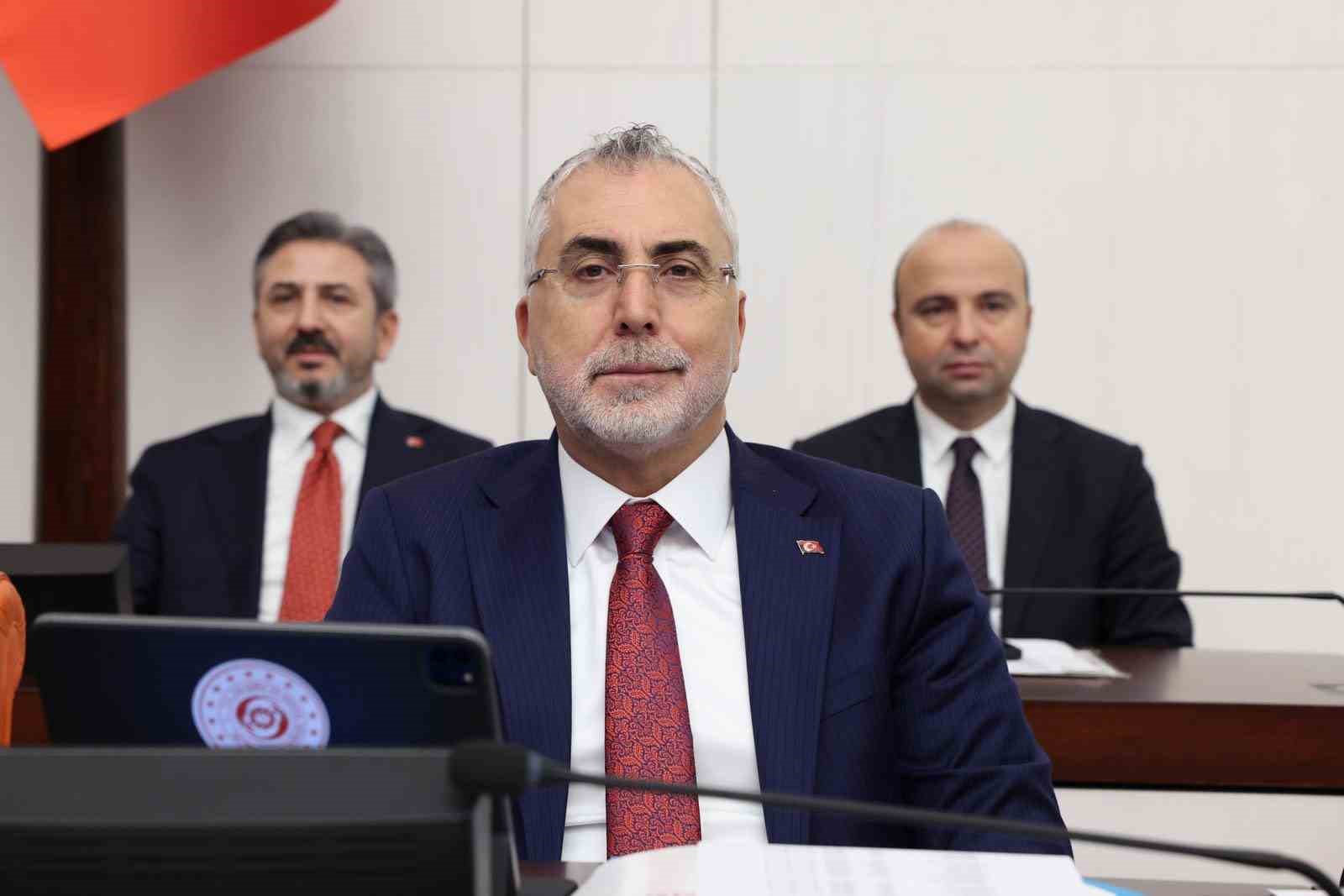 Bakan Işıkhan: "Asgari ücret miktarının çalışanlarımızın gelirlerini enflasyona ezdirmeyecek şekilde belirlenmesi için çalışmalarımızı sürdüreceğiz" 5 bakan isikhan asgari ucret miktarinin calisanlarimizin gelirlerini enflasyona ezdirmeyecek sekilde belirlenmesi icin calismalarimizi surdurecegiz QDUO3M7u