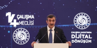 bakan-isikhan-dijitallesmeyi-daha-nitelikli-islerin-olusturulmasi-icin-buyuk-bir-firsat-olarak-gormeliyiz-UZymnSra.jpg