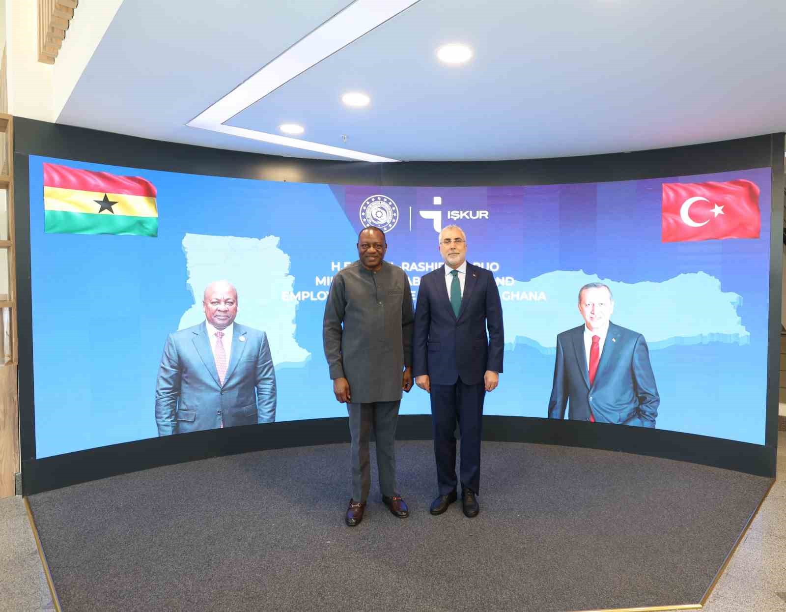 bakan isikhan gana calisma isler ve istihdam bakani pelpuo ile bir araya geldi 1 pj5OB7pA