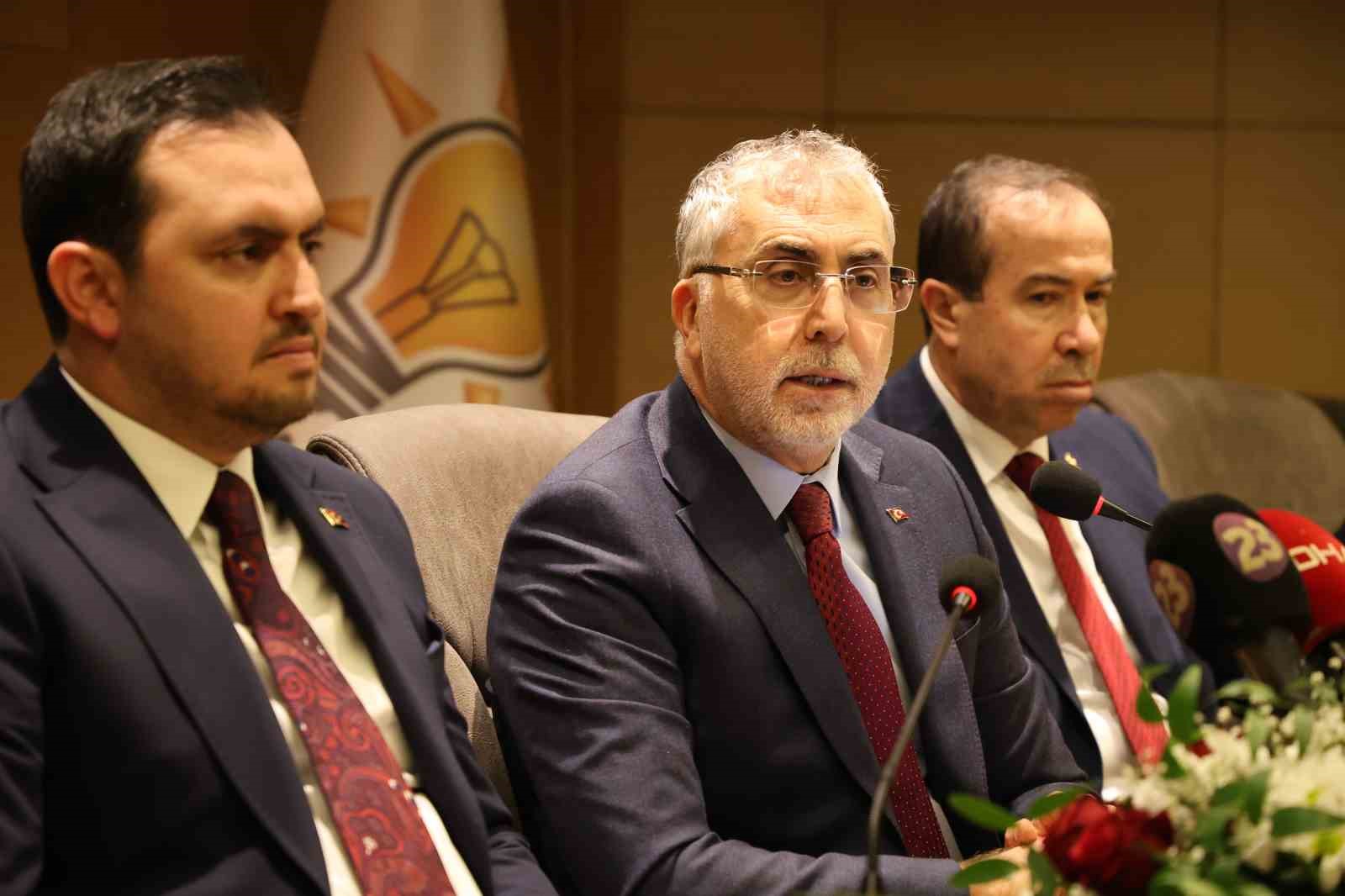 Bakan Işıkhan: "Genç ve kadın işsizlik oranı 13 yılın en düşük seviyesine inmiştir" 7 bakan isikhan genc ve kadin issizlik orani 13 yilin en dusuk seviyesine inmistir 3 7LZZKhtn