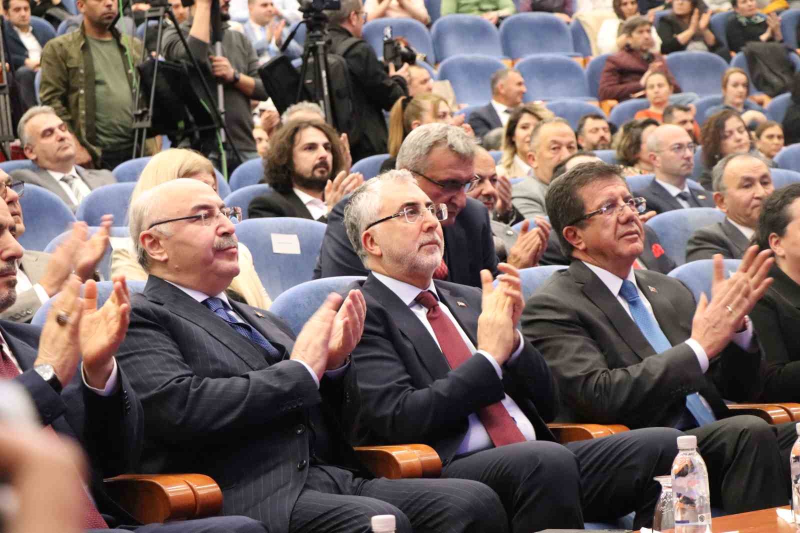 Bakan Işıkhan, gençleri heyecanlandıran müjdeleri ardı ardına verdi 6 bakan isikhan gencleri heyecanlandiran mujdeleri ardi ardina verdi 2 28CLmev9