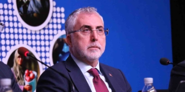 bakan-isikhan-gencleri-heyecanlandiran-mujdeleri-ardi-ardina-verdi-2S1K98Dt.jpg
