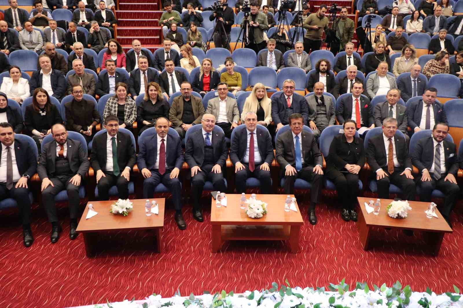 Bakan Işıkhan, gençleri heyecanlandıran müjdeleri ardı ardına verdi 7 bakan isikhan gencleri heyecanlandiran mujdeleri ardi ardina verdi 3 KMDNL2Rr