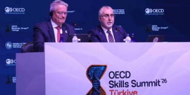 bakan-isikhan-is-gucu-piyasalarinda-yasanan-kuresel-degisimleri-risk-degil-firsat-olarak-goruyoruz-gsr4HwUW.jpg