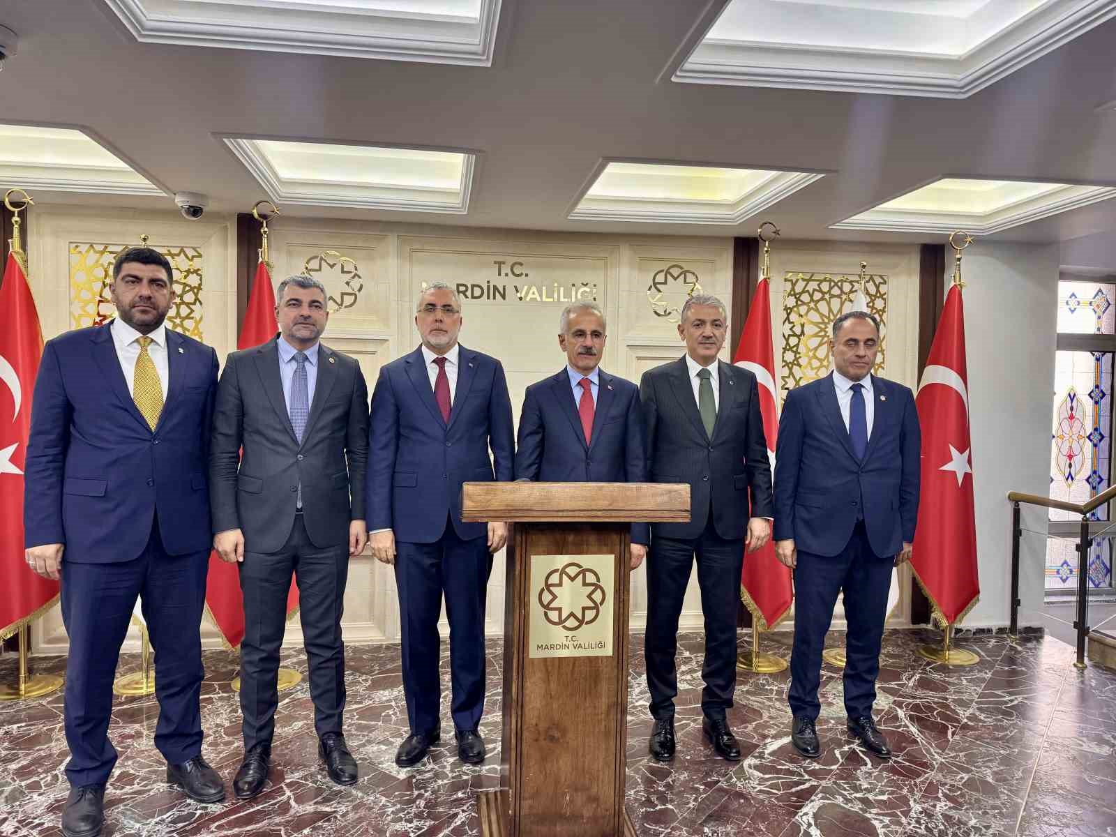 Bakan Işıkhan: "İşsizlik oranımız geçen aya göre 0,1 puan azalarak yüzde 8,5 oldu" 4 bakan isikhan issizlik oranimiz gecen aya gore 01 puan azalarak yuzde 85 oldu 0 MZNN4BbS