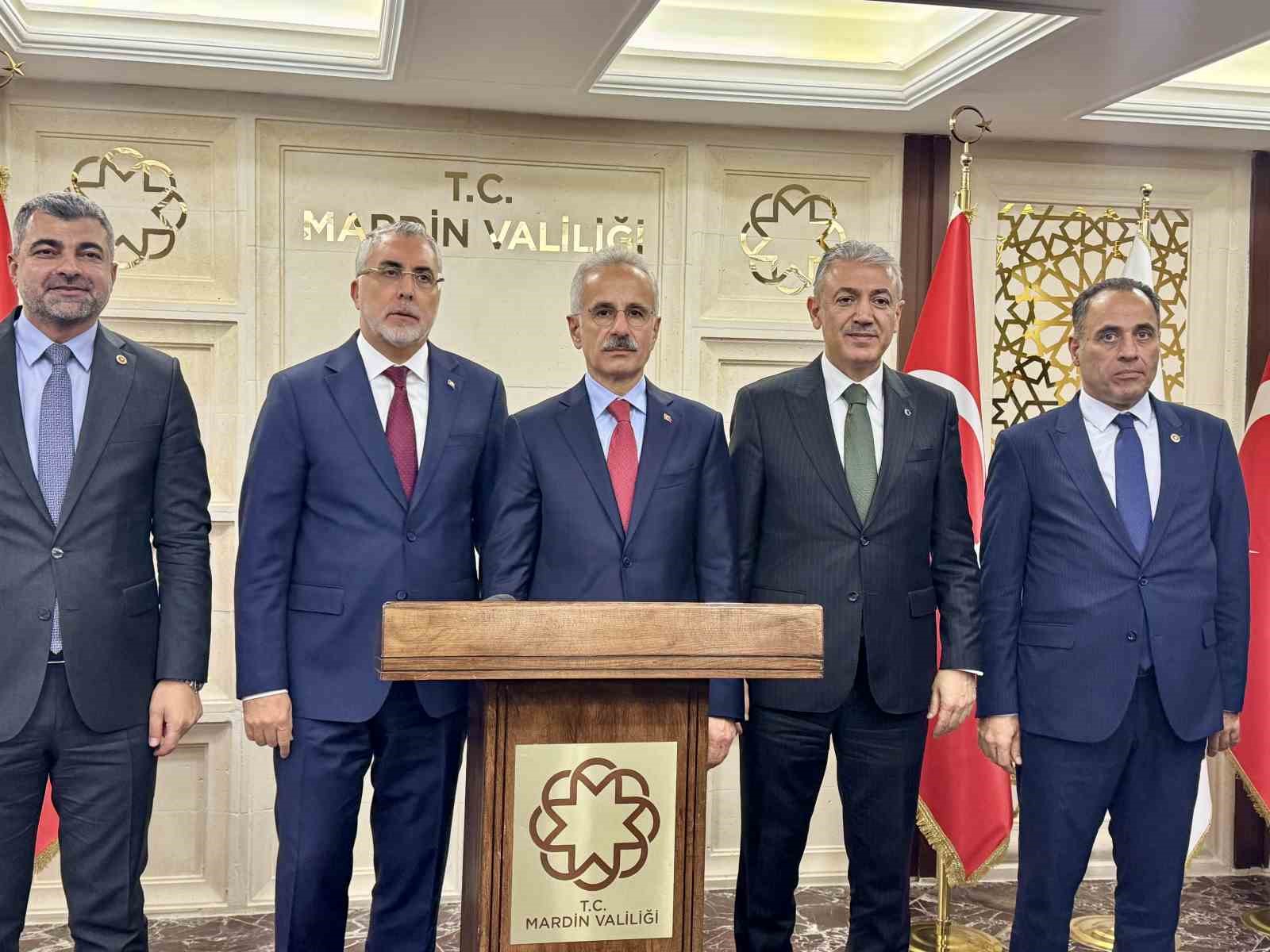 Bakan Işıkhan: "İşsizlik oranımız geçen aya göre 0,1 puan azalarak yüzde 8,5 oldu" 5 bakan isikhan issizlik oranimiz gecen aya gore 01 puan azalarak yuzde 85 oldu 1 qJFIyGqg