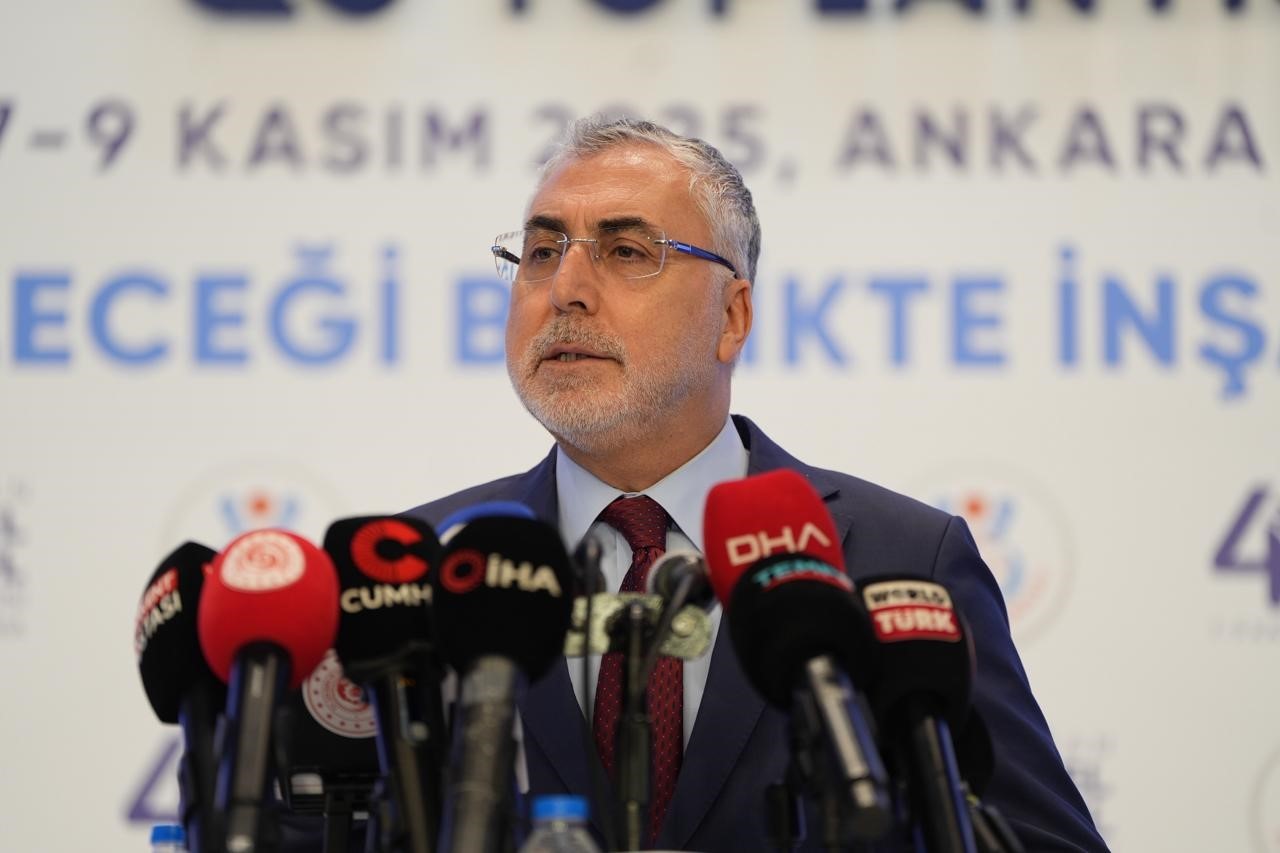 bakan isikhan kocaelindeki parfum fabrikasindaki yangina iliskin basmufettis gorevlendirildi 2 bsha78iU