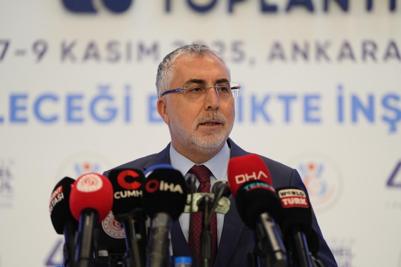 bakan isikhan kocaelindeki parfum fabrikasindaki yangina iliskin basmufettis gorevlendirildi 3 y4HMKkhF