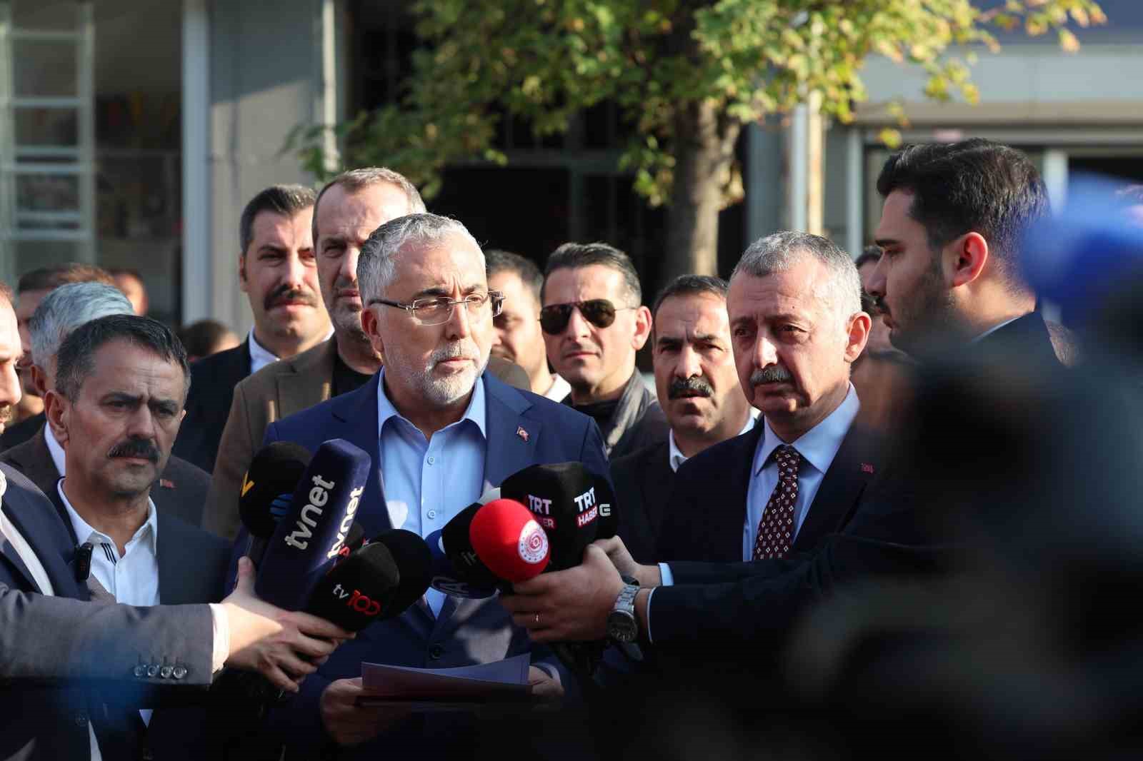 Bakan Işıkhan: "Patlamada 6 emekçi kardeşimiz hayatını kaybetmiş, 7 kardeşimiz de yaralanmıştır" 5 bakan isikhan patlamada 6 emekci kardesimiz hayatini kaybetmis 7 kardesimiz de yaralanmistir 1 n3b5jYj5