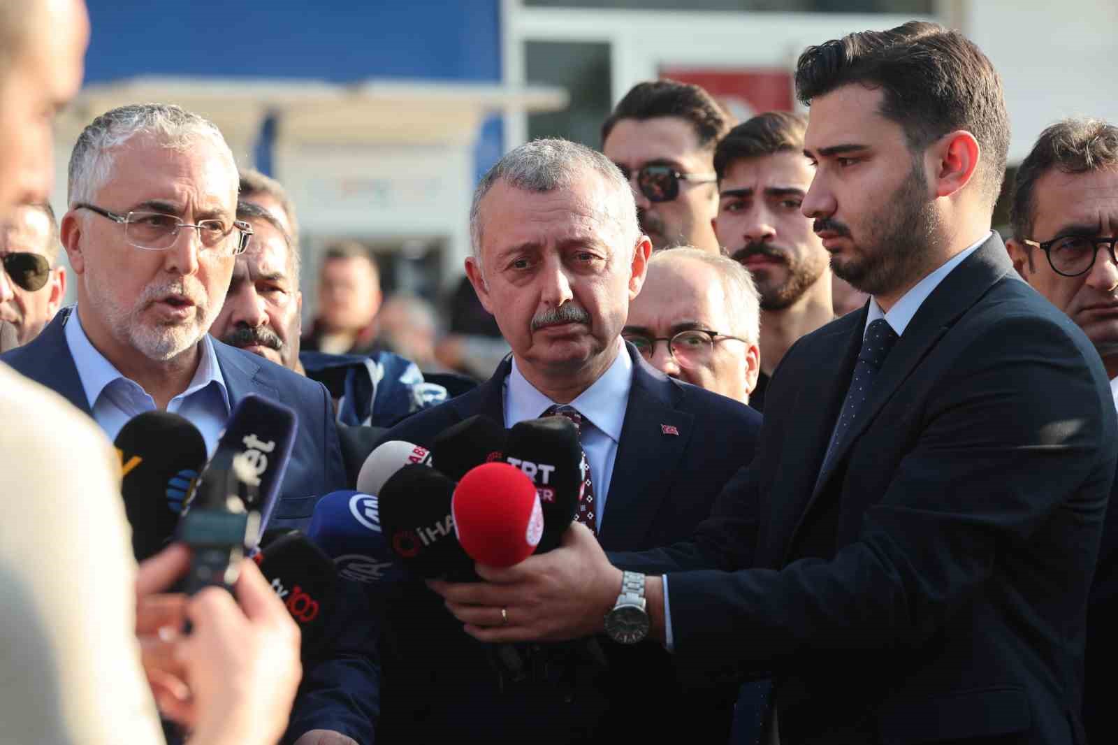 Bakan Işıkhan: "Patlamada 6 emekçi kardeşimiz hayatını kaybetmiş, 7 kardeşimiz de yaralanmıştır" 9 bakan isikhan patlamada 6 emekci kardesimiz hayatini kaybetmis 7 kardesimiz de yaralanmistir 5 9dI5avLj
