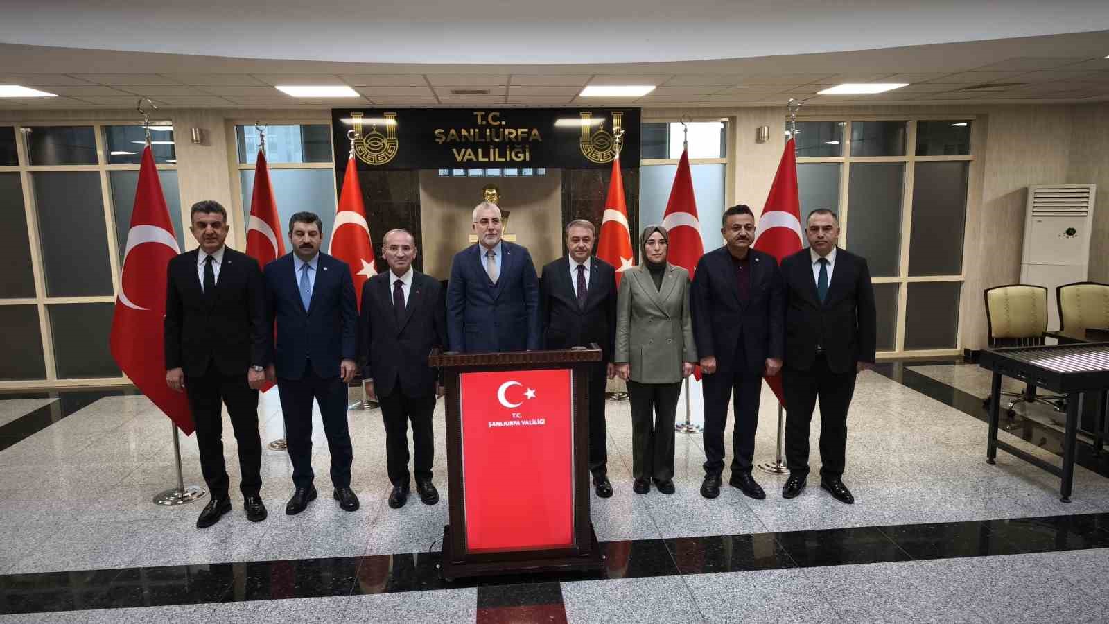 bakan isikhan sanliurfada 0 v6fcaTb5