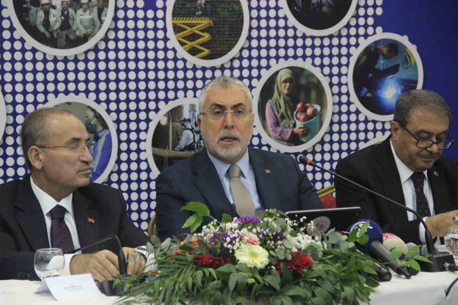 bakan isikhan sanliurfada is adamlariyla bulustu 2 BdWwdkqZ