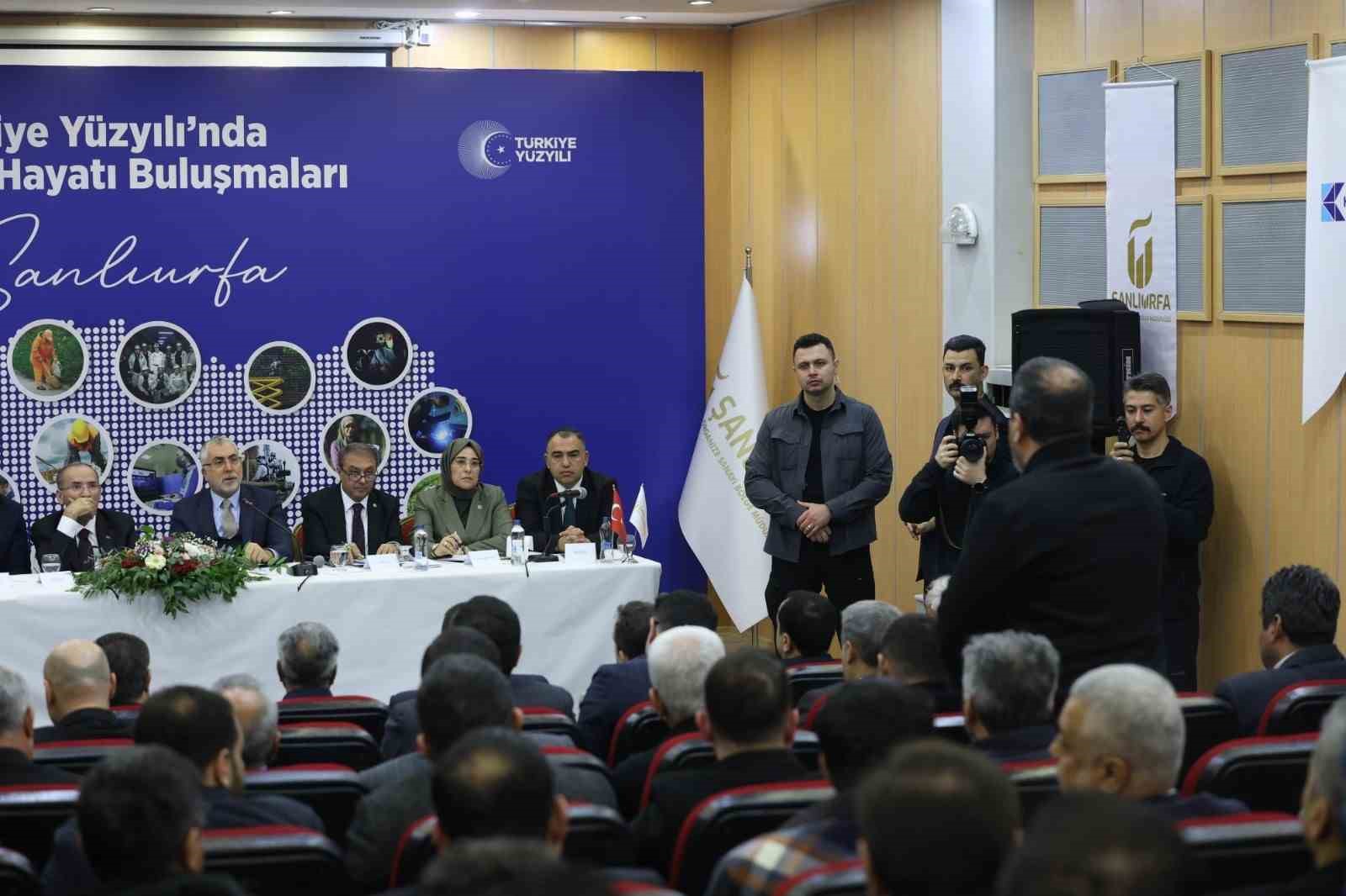 bakan isikhan sanliurfada is adamlariyla bulustu 3 98Jy3AnF