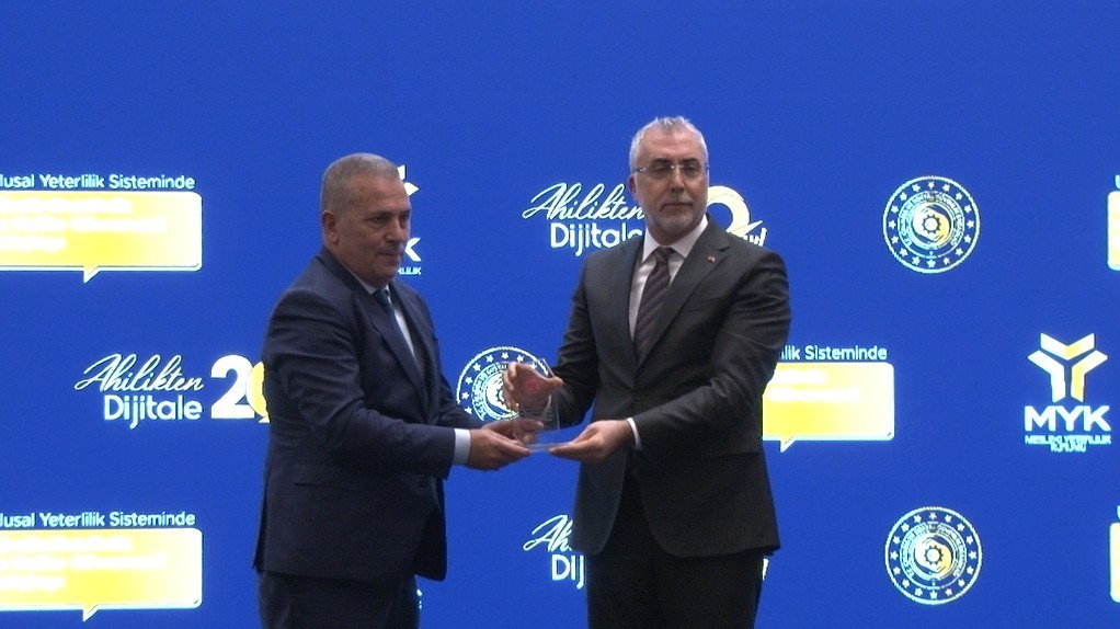 Bakan Işıkhan: "SGK’ya olan borçlarda mevcutta 36 ay olan tecil-taksitlendirme süresini 72 aya çıkarıyoruz" 6 bakan isikhan sgkya olan borclarda mevcutta 36 ay olan tecil taksitlendirme suresini 72 aya cikariyoruz J3P1YajQ