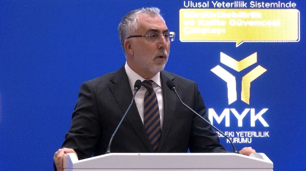 Bakan Işıkhan: "SGK’ya olan borçlarda mevcutta 36 ay olan tecil-taksitlendirme süresini 72 aya çıkarıyoruz" 4 bakan isikhan sgkya olan borclarda mevcutta 36 ay olan tecil taksitlendirme suresini 72 aya cikariyoruz gei2XB4N
