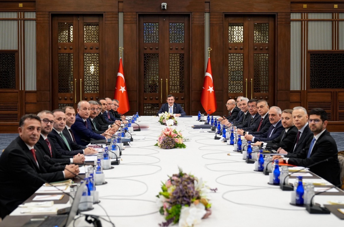 bakan isikhan surdurulebilir buyumeyi hedefleyen ekonomi programimizi kararlilikla uygulamaya devam edecegiz 0