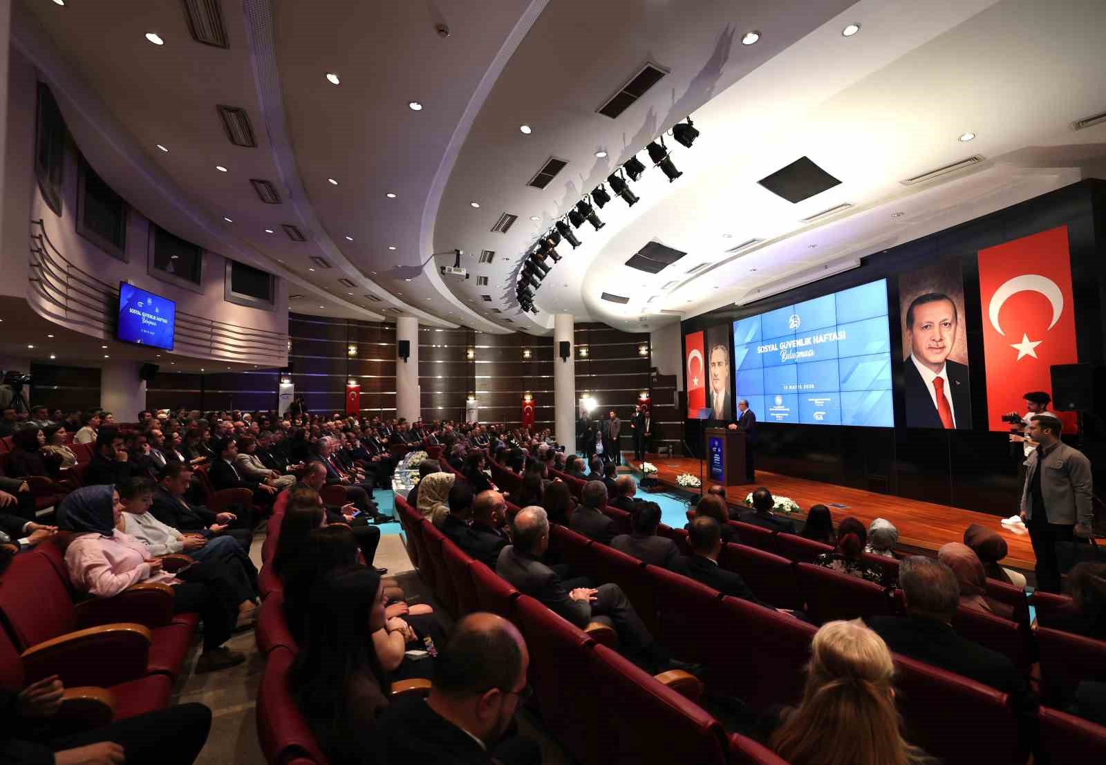 bakan isikhan turkiye dunyanin en kapsayici genel saglik sigortasi sistemlerinden birine sahiptir 1 Ib6RyTaG