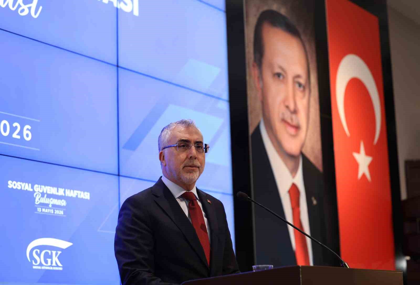 bakan isikhan turkiye dunyanin en kapsayici genel saglik sigortasi sistemlerinden birine sahiptir 3 yYVDPeQn