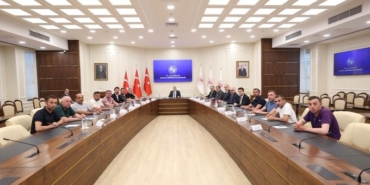 bakan-isikhan-turkiye-maden-iscileri-sendikasi-genel-baskani-akculu-kabul-etti-SAVSmTX7.jpg