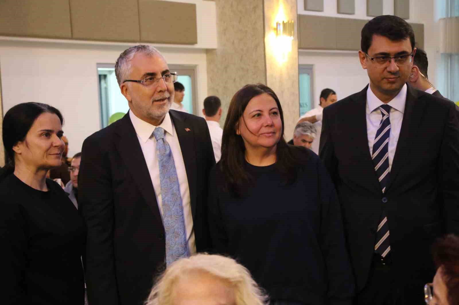 Bakan Işıkhan: "Türkiye olarak, sulhun ve sağ duyunun hakim olduğu bir diplomasi ortamının tesisi için çalışmaya devam edeceğiz" 4 bakan isikhan turkiye olarak sulhun ve sag duyunun hakim oldugu bir diplomasi ortaminin tesisi TTbwVqVc