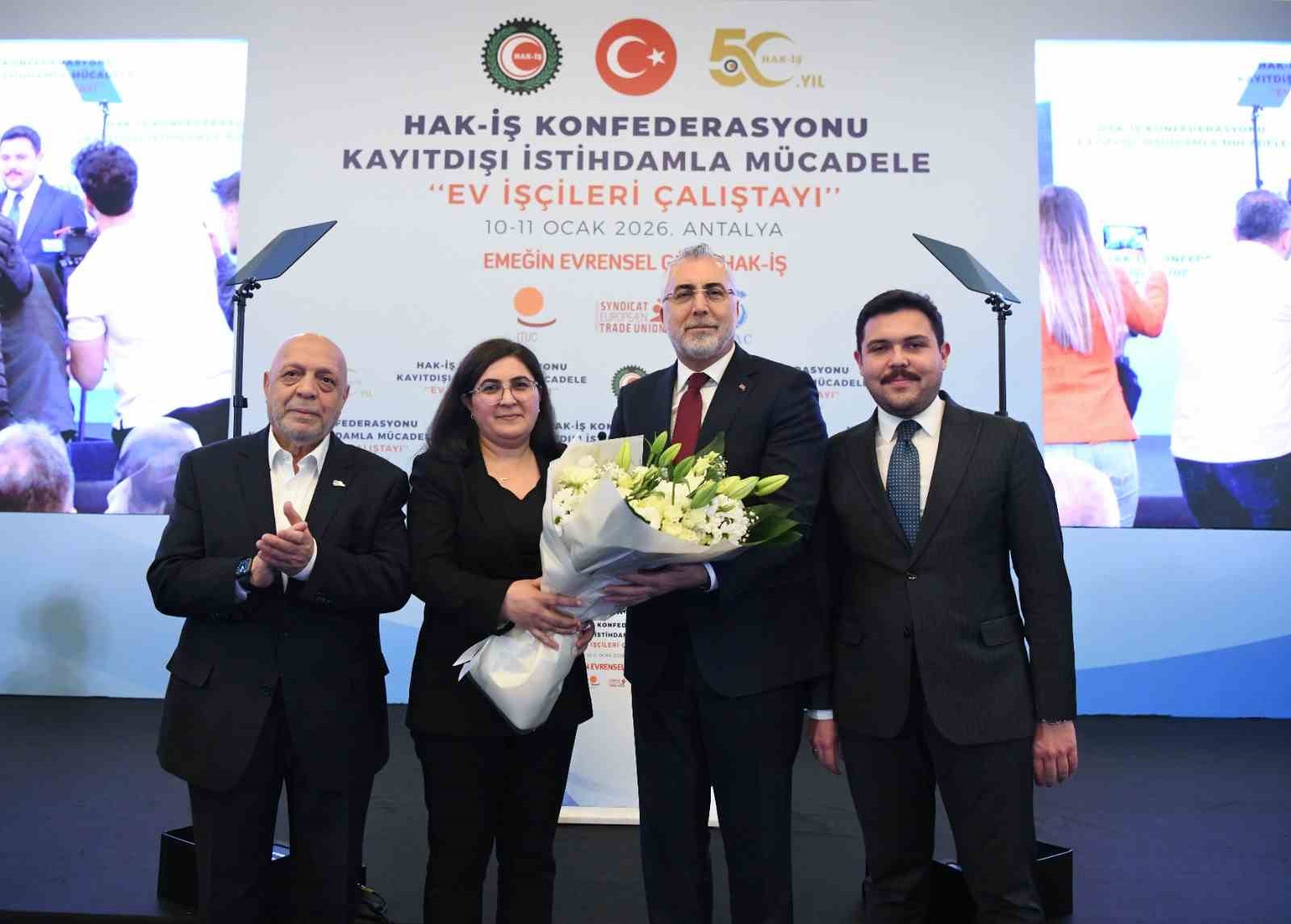 bakan isikhan ulkemizde ev hizmetlerinde calisanlar 4857 sayili is kanununun kapsami disinda tutulmustur 3 V1EzP6S1