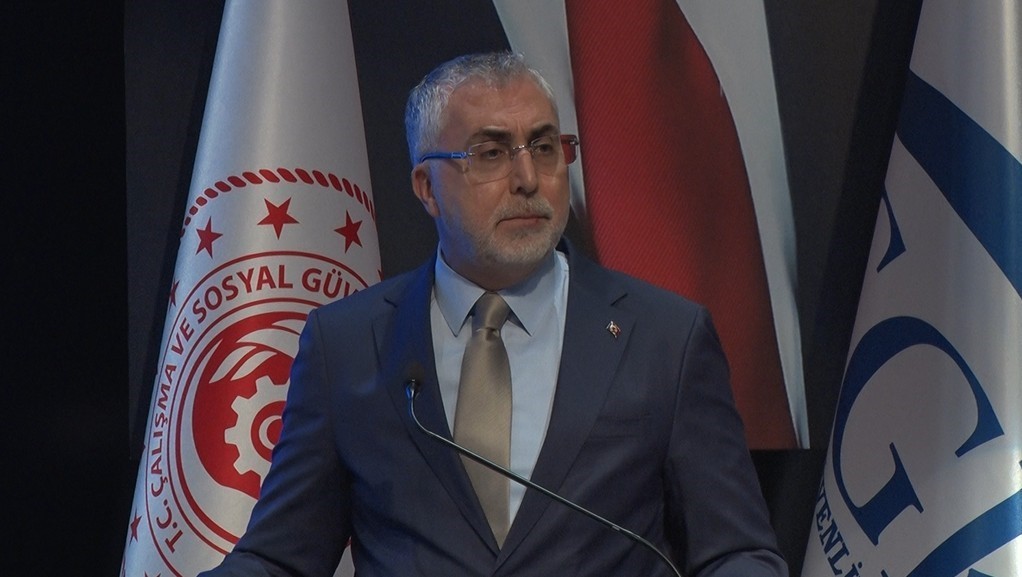 bakan isikhan universitelerimizin ve tusebin gss uygulamalarinin gelistirilmesine katki saglamasini amacliyoruz 0 cTQHinYA