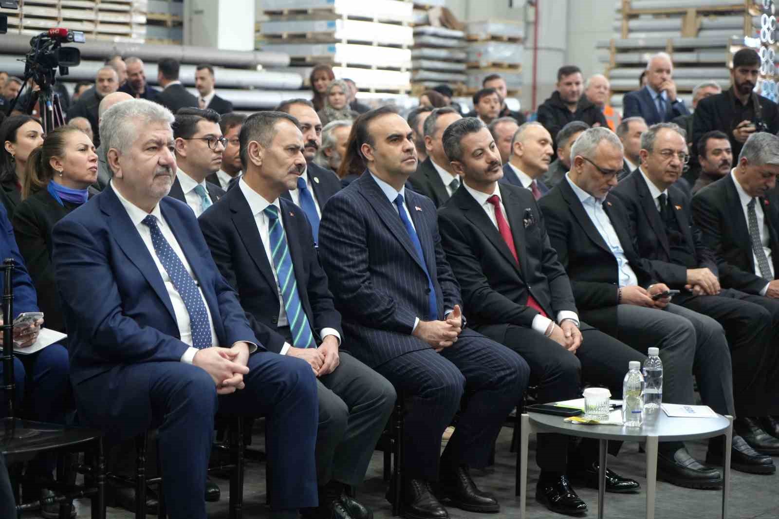 bakan kacir 1 milyar dolarin uzerinde finansmani ulkemize kazandirdik 1 E36hPbnL