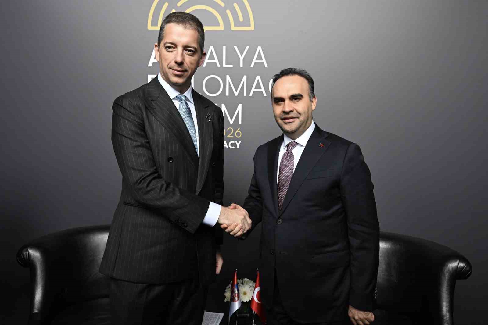 Bakan Kacır, 5. Antalya Diploması Forumu’nda çeşitli ülkelerden üst düzey isimlerle bir araya geldi 7 bakan kacir 5 antalya diplomasi forumunda cesitli ulkelerden ust duzey isimlerle bir araya geldi J8DLWqcC