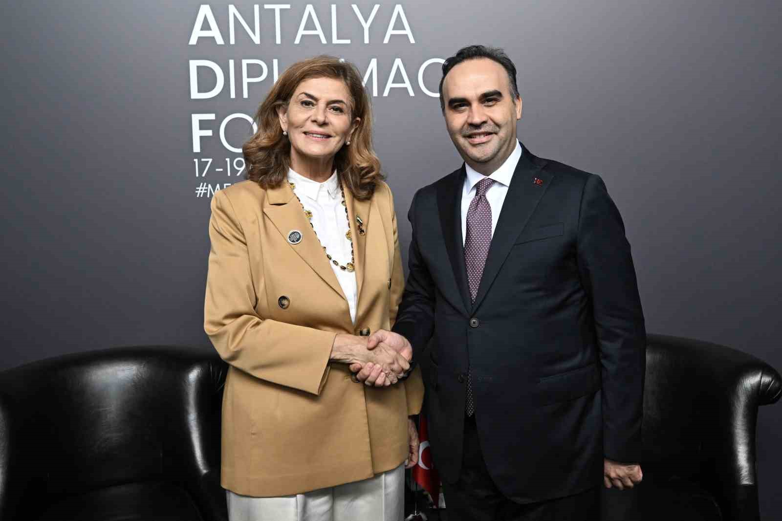 Bakan Kacır, 5. Antalya Diploması Forumu’nda çeşitli ülkelerden üst düzey isimlerle bir araya geldi 8 bakan kacir 5 antalya diplomasi forumunda cesitli ulkelerden ust duzey isimlerle bir araya geldi uagSV48M