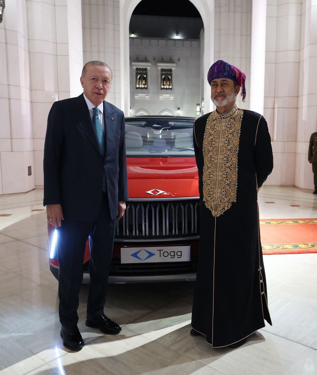 Bakan Kacır: "Anadolu kırmızısı Togg, Türkiye-Umman dostluğunun simgelerinden biri oldu" 7 bakan kacir anadolu kirmizisi togg turkiye umman dostlugunun simgelerinden biri oldu 3 a42jHHnZ