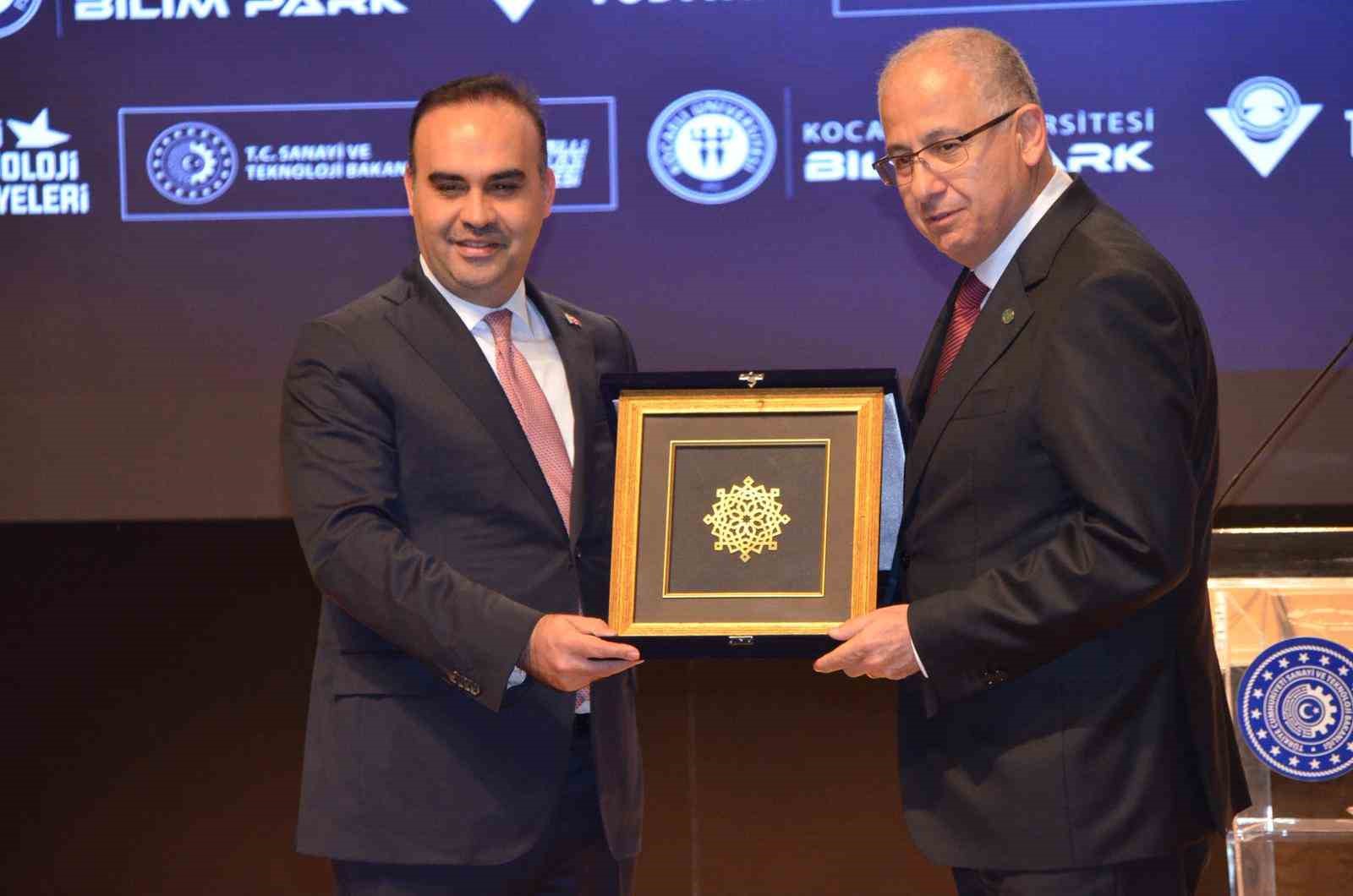 bakan kacir ekonomik degere donusturulmesini saglayacak platformlari hayata gecirecegiz 4 GDgMpqJj