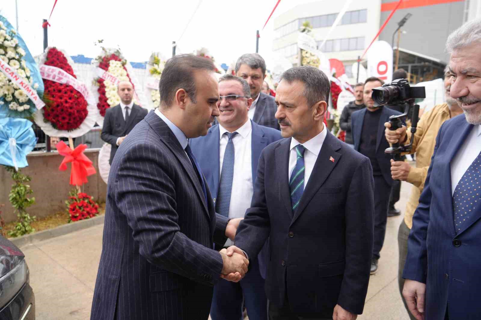bakan kacir kimya sektorunde 935 milyar liralik yatirimin onunu actik 1 8UcSgQ4a