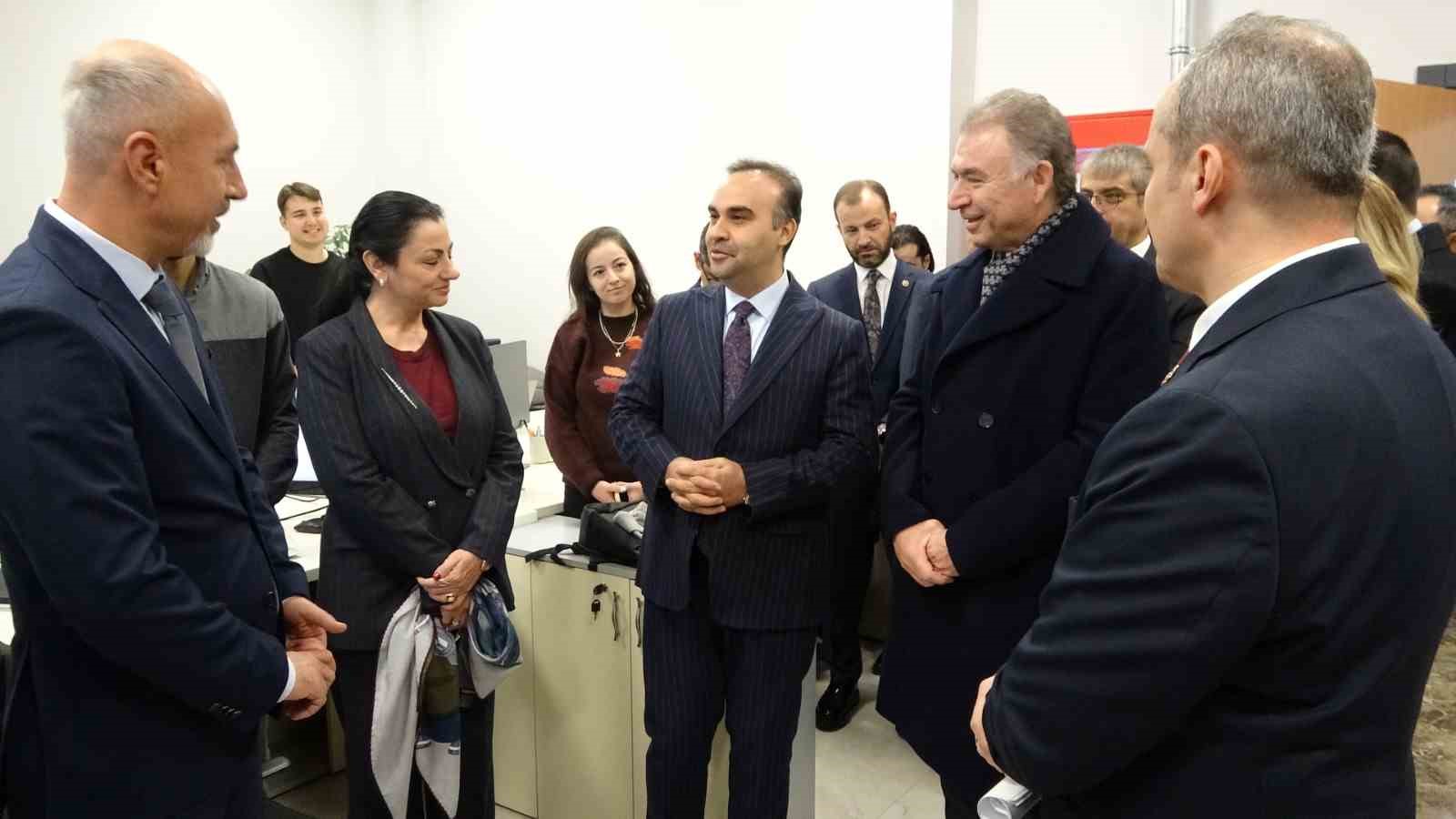 bakan kacir kutahyayi teknoloji ve inovasyonda lider sehirlerden biri haline getirecegiz 4 KJ1juhVN