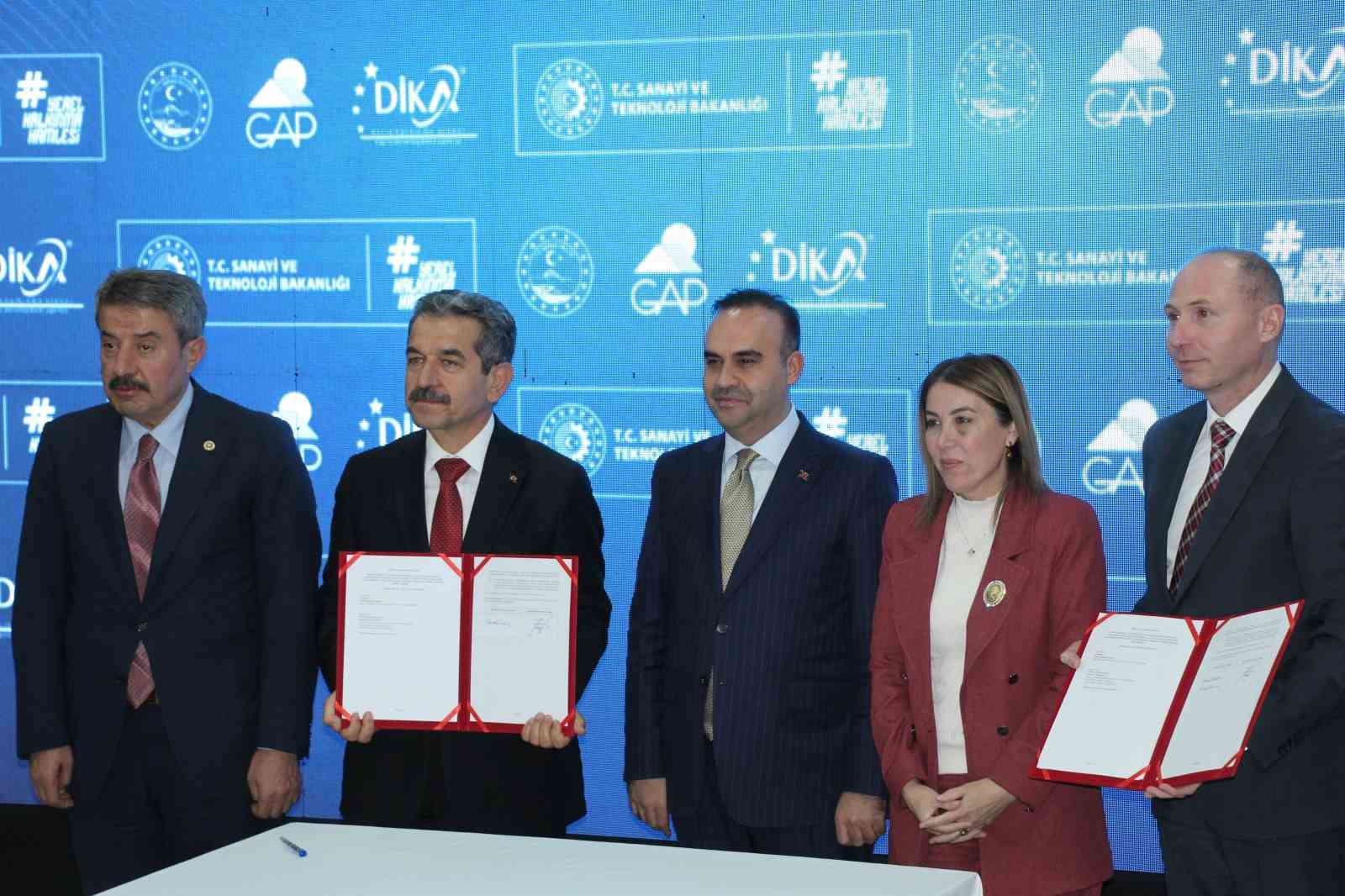 bakan kacir sirnakta 341 milyon liralik 11 yeni projeyi hayata geciriyoruz 1 dJwinmzg