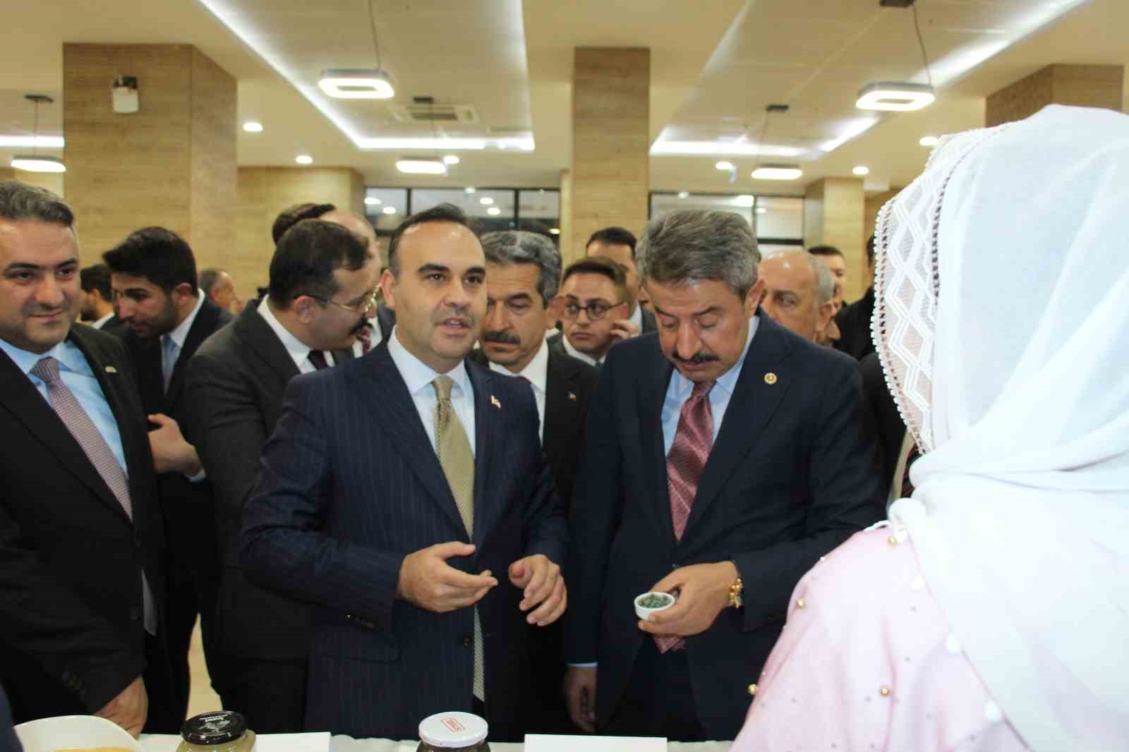 bakan kacir sirnakta 341 milyon liralik 11 yeni projeyi hayata geciriyoruz 9 5jTYc9PC