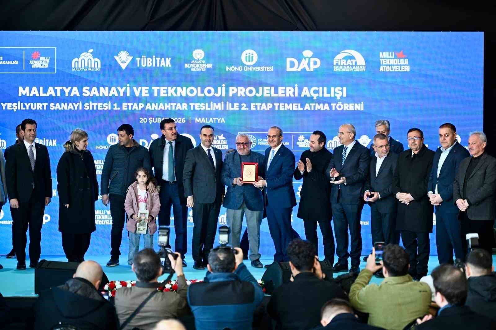 bakan kacir teknoloji ureten ve gelistiren turkiye idealini gercege donusturduk 1 nt8tzOLQ