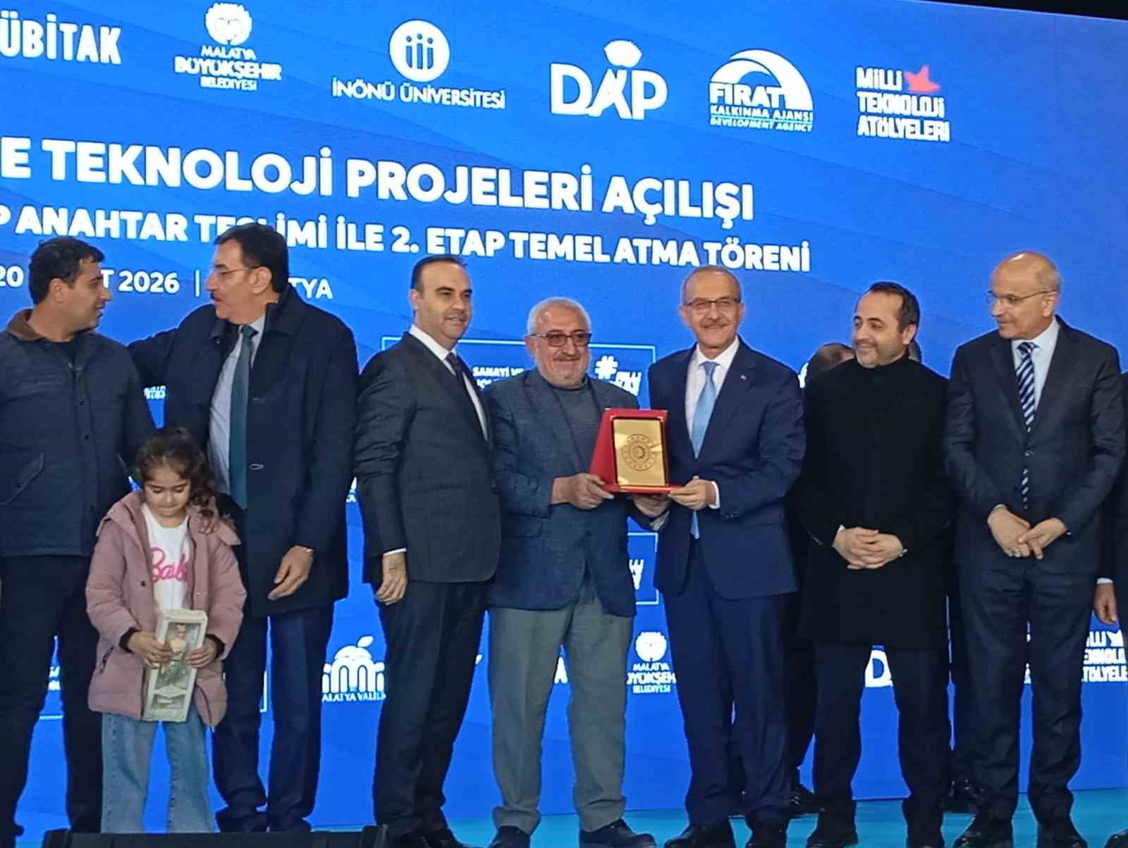 bakan kacir teknoloji ureten ve gelistiren turkiye idealini gercege donusturduk 3 E4Or9ZXD