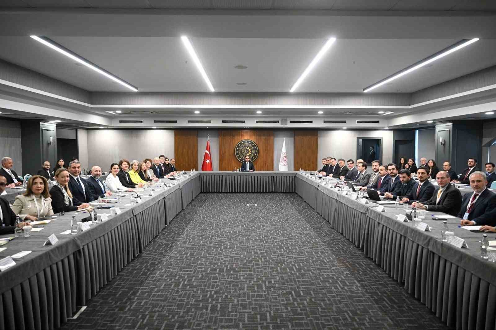 Bakan Kacır: "Türkiye olarak uluslararası ortaklıklarımızı güçlendirmeye devam ediyor; kurulan her iş birliğini önemli bir adım olarak görüyoruz" 5 bakan kacir turkiye olarak uluslararasi ortakliklarimizi guclendirmeye devam ediyor kurulan her is birligini onemli IwHcTO46