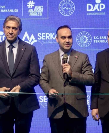 bakan-kacir-turkiye-yuzyilini-kararlilikla-insa-ediyoruz-F5tyRQhM.jpg