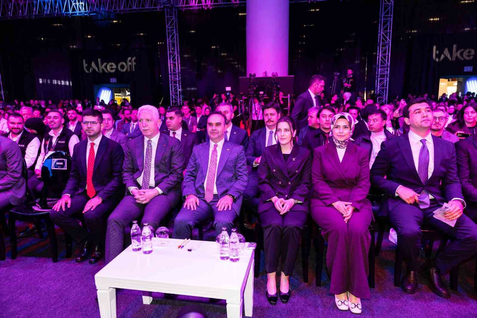 bakan kacir yilda 20 milyar dolar ar ge harcamasi yapilan bir ulkeyiz 0 OCAAshuO
