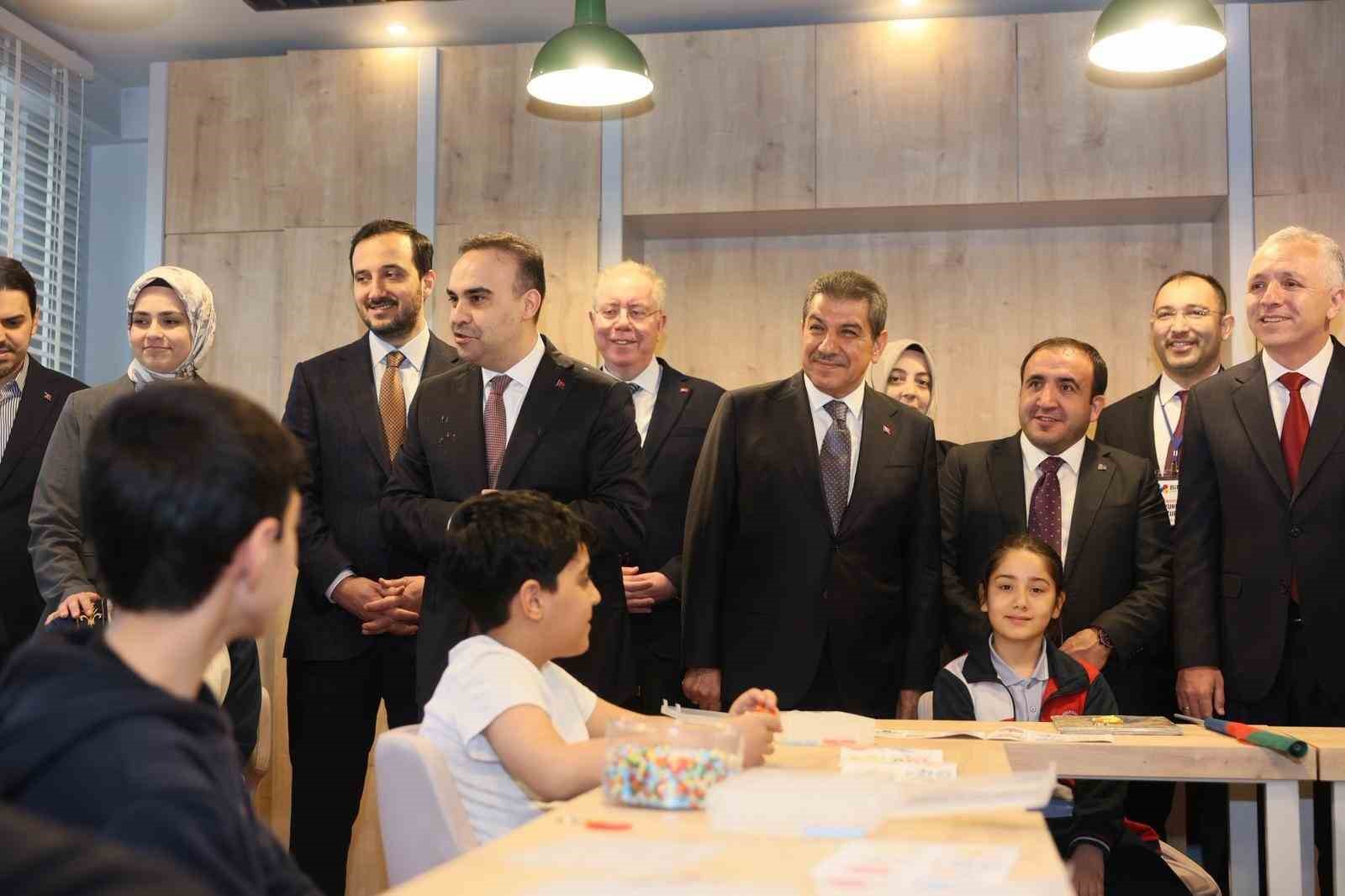 bakan kacirdan esenlere mujde ilceye muhtesem bir teknopark kazandiriyoruz 11 rML3XKeG