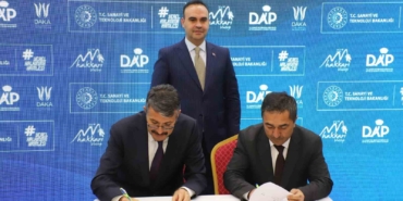 bakan-kacirdan-hakkari-universitesine-milli-teknoloji-atolyesi-mujdesi-Y1MI6mqs.jpg